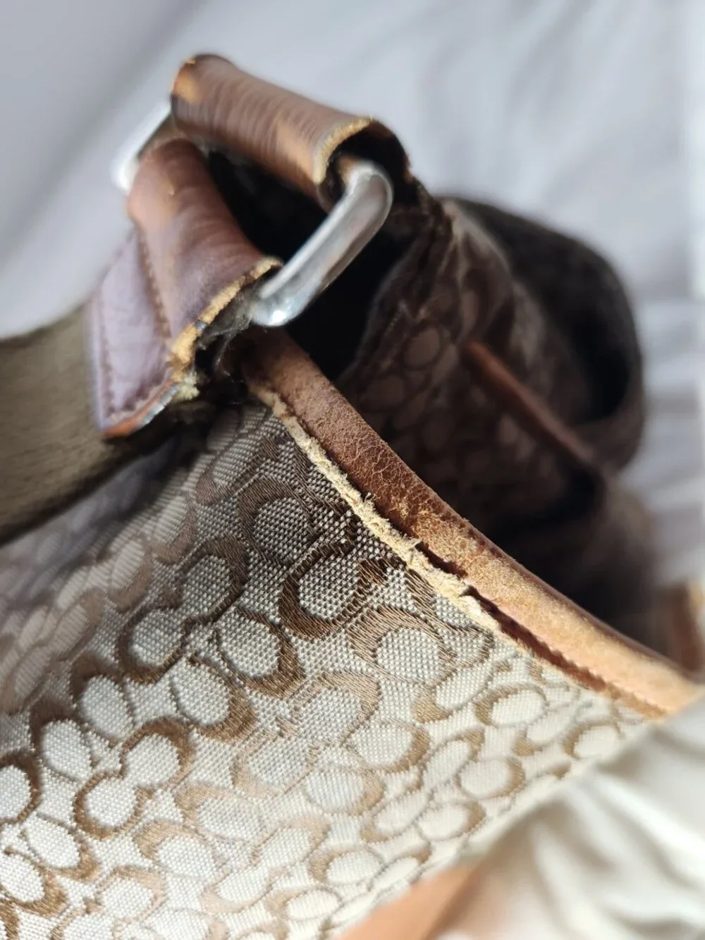 COACH Hudson XL Messenger/computer/travel bag signature C with vachetta leather
